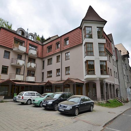 Snug Apartment In Jachymov Near Ski Area 외부 사진
