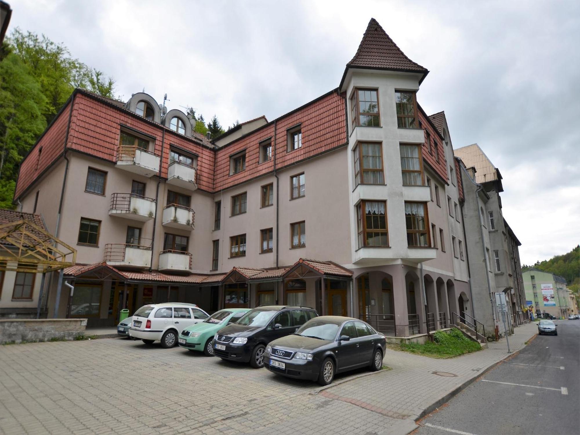 Snug Apartment In Jachymov Near Ski Area 외부 사진